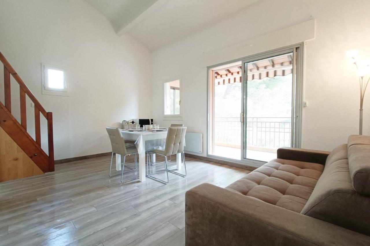 Spacious Sea View Apart At 50M From The Beach باندول المظهر الخارجي الصورة