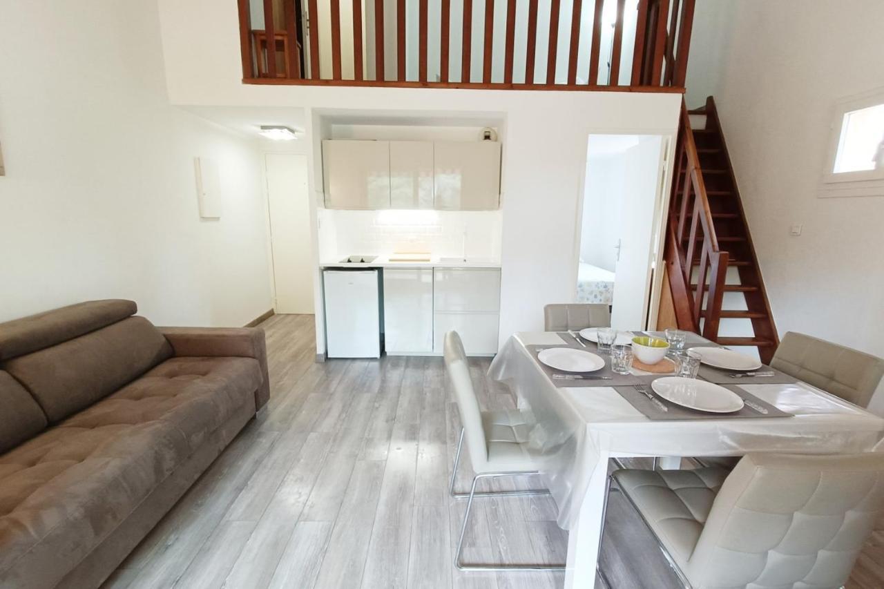 Spacious Sea View Apart At 50M From The Beach باندول المظهر الخارجي الصورة
